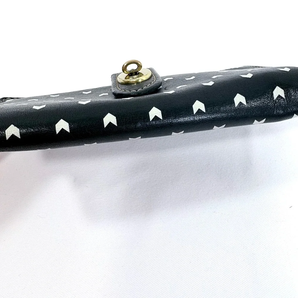 Fossil Wallet Clutch‎ Black White Arrow Print Leather Turnlock Bifold